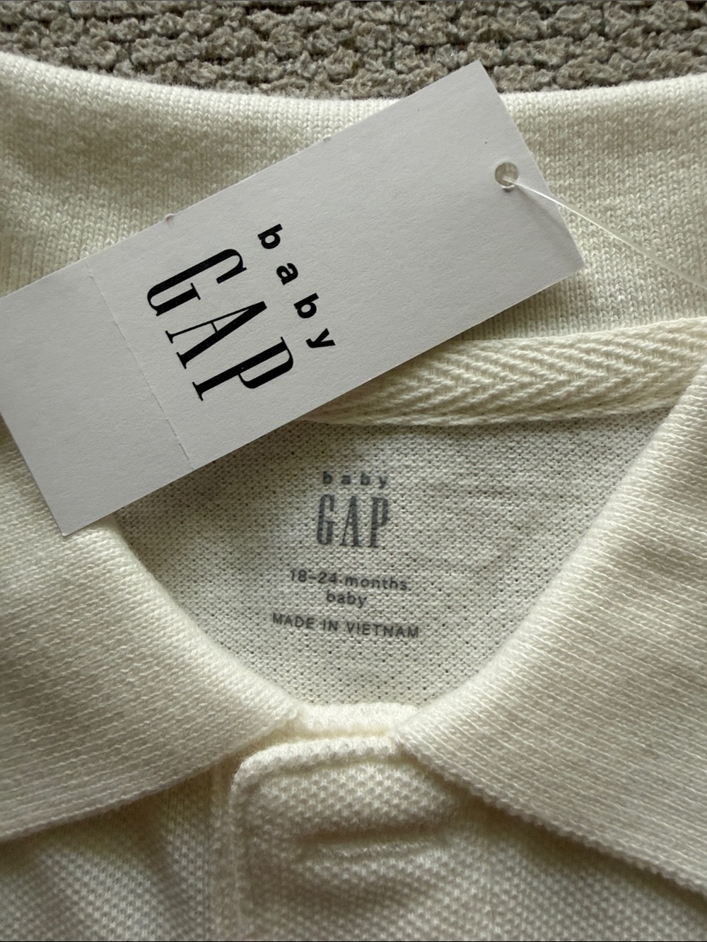 GAP White Long-Sleeve Polo with Teddy Embroidery - Picture 2 of 4